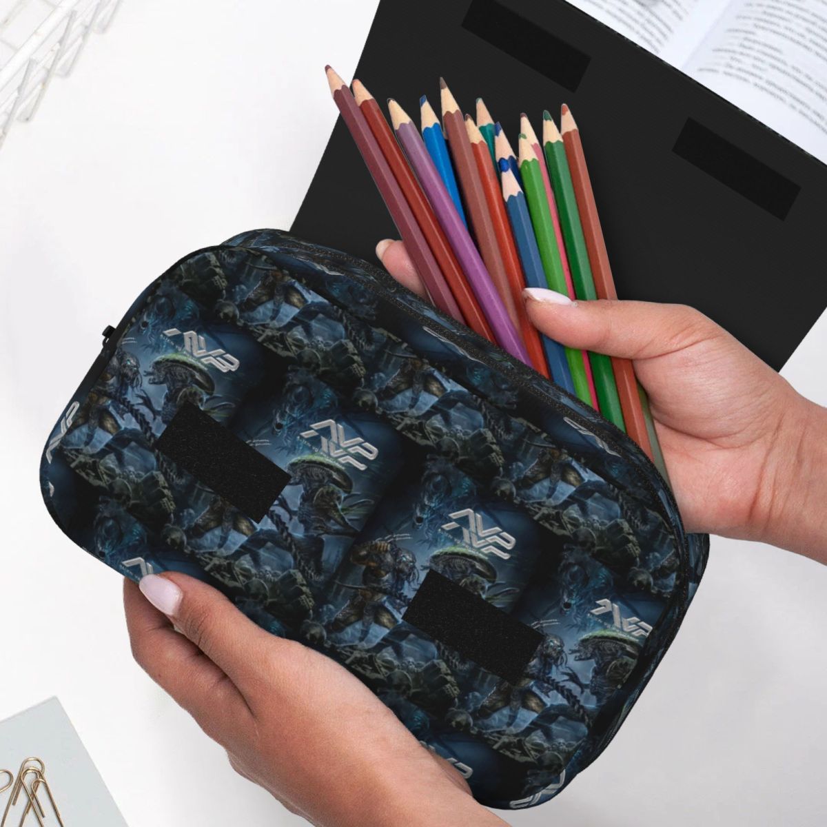 Alien Vs Predator Game Pencil  - Office Supply Vs Stationery ulasan dan harga