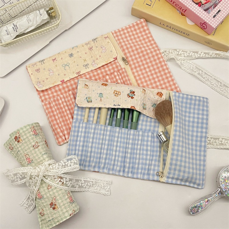 Cute Cartoon Embossed Pencil R - Pen Pouch Roll ulasan dan harga
